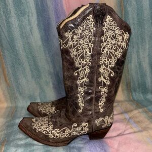Corral Brown and Cream Embroidered Ankle Boots
